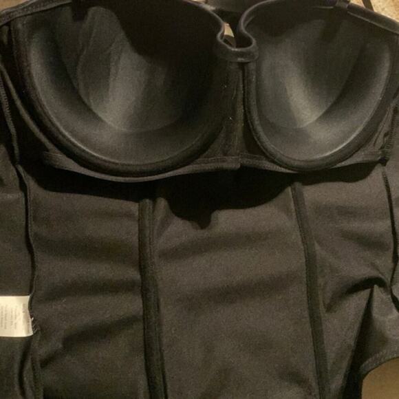 Black satin lace corset size small - Picture 7 of 7